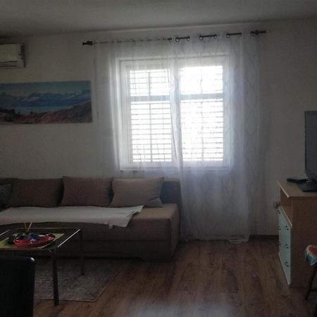 Vacation House Loreta Sveti Rok Kültér fotó