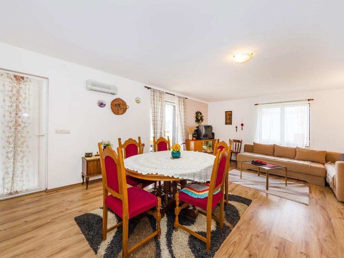Vacation House Loreta Sveti Rok Kültér fotó