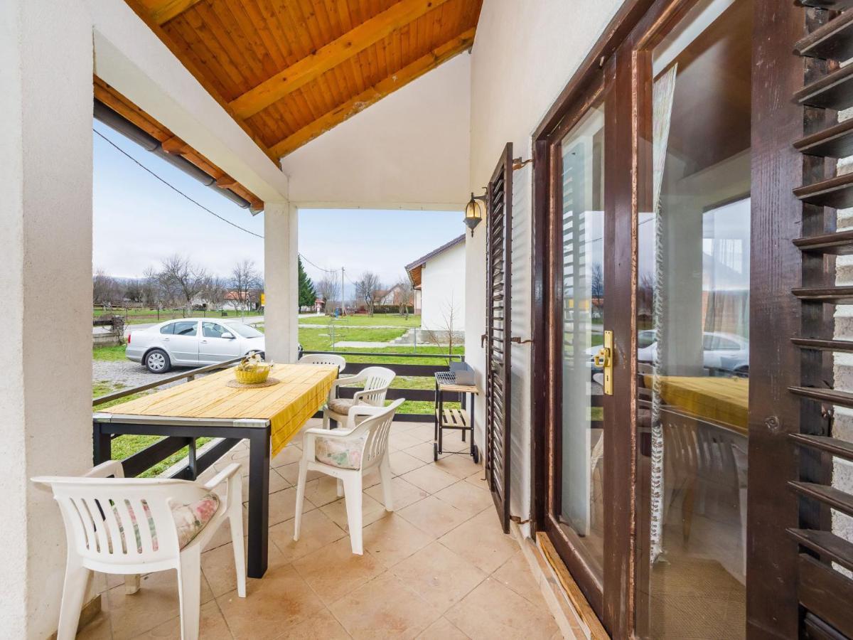Vacation House Loreta Sveti Rok Kültér fotó