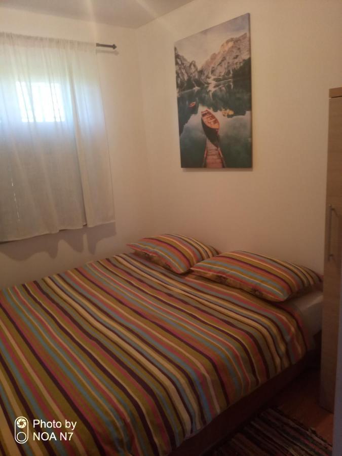 Vacation House Loreta Sveti Rok Kültér fotó